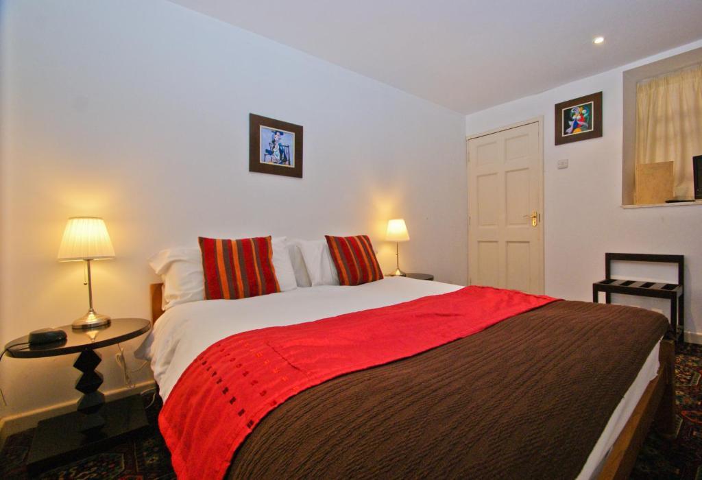 The Dusthole Shepton Mallet Quarto foto